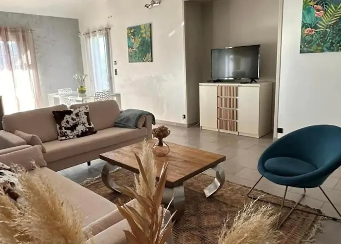 Villabergerie En Pierre Du Pays 度假居